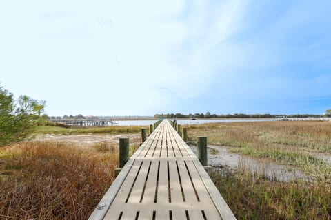 Dolphin Cove - Ocean Isle Beach
