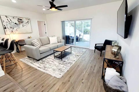 Twin Palms Oasis