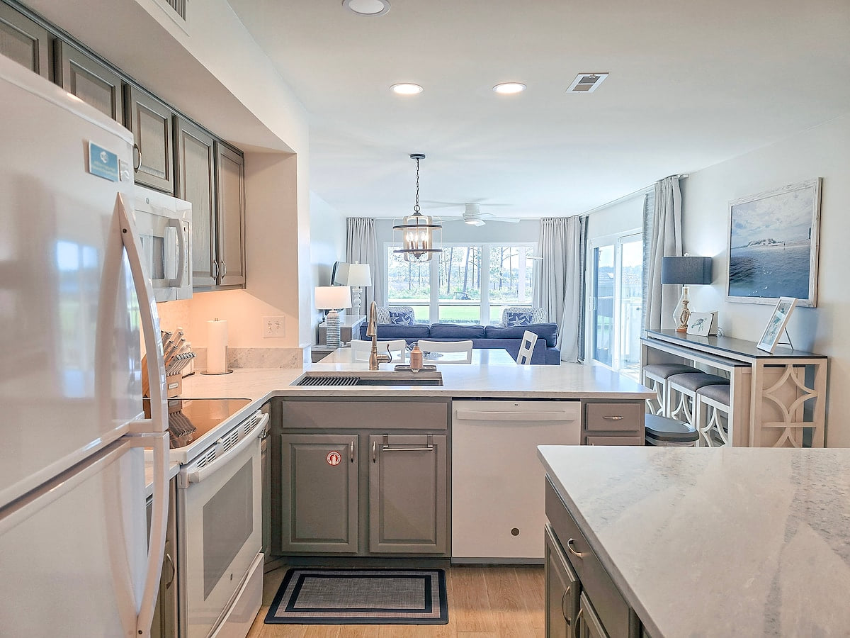 Full kitchen image 8