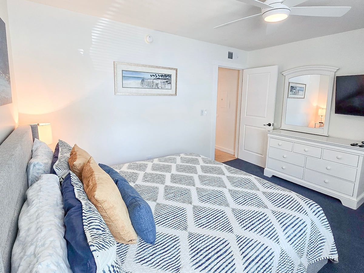 Bedroom 2 image 3