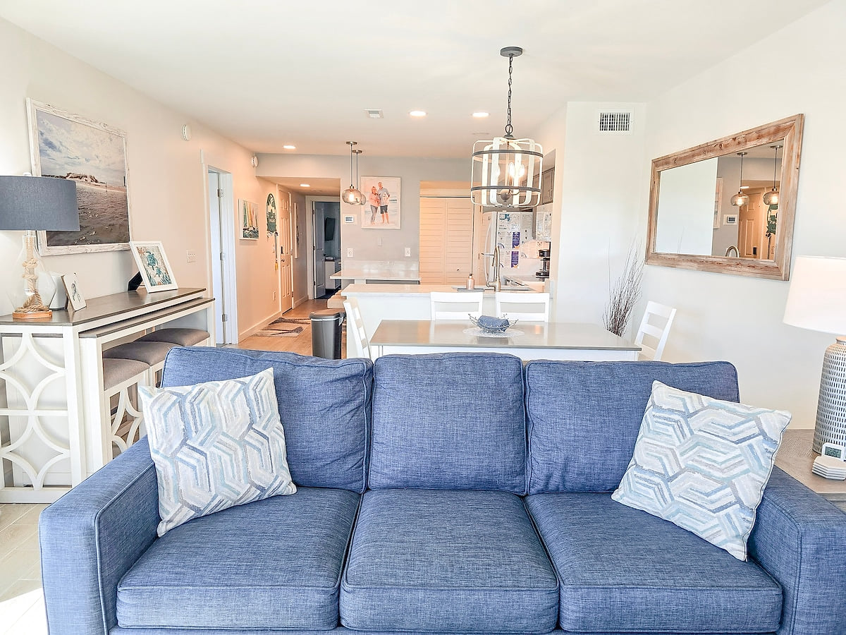 Living room image 8