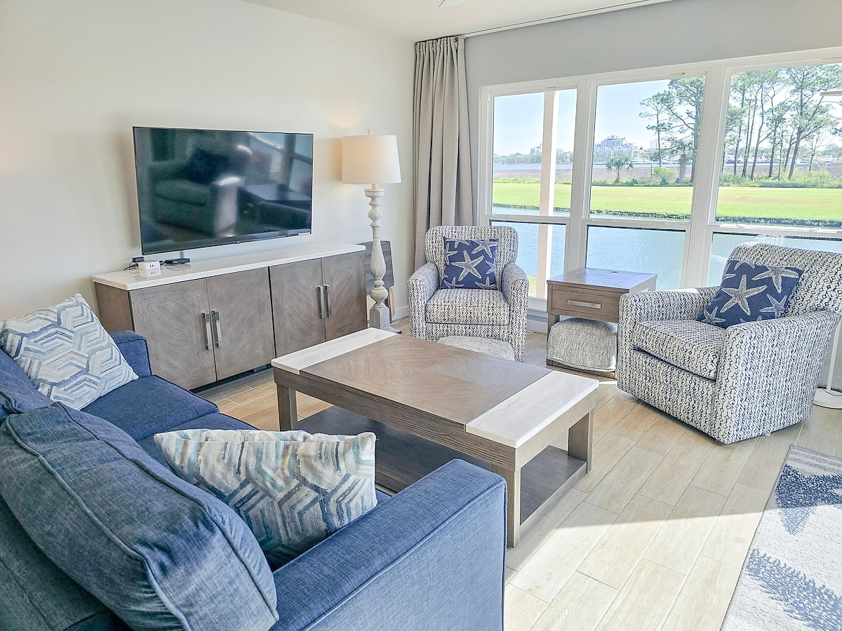 Living room image 9