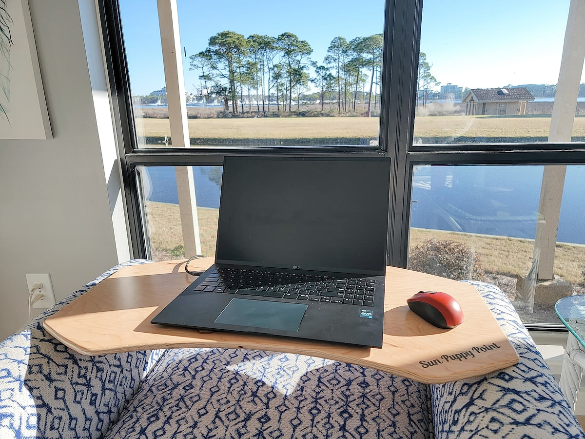 Living room image 2 Sun Puppy Point