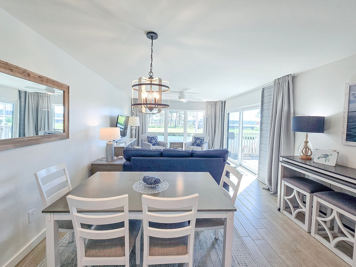 Dining area image 3