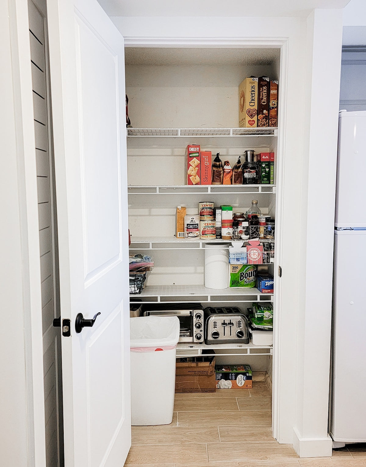Full kitchen image 1
