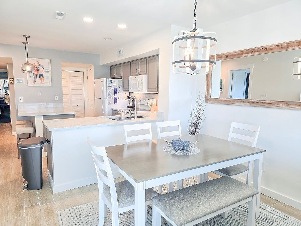 Dining area image 2