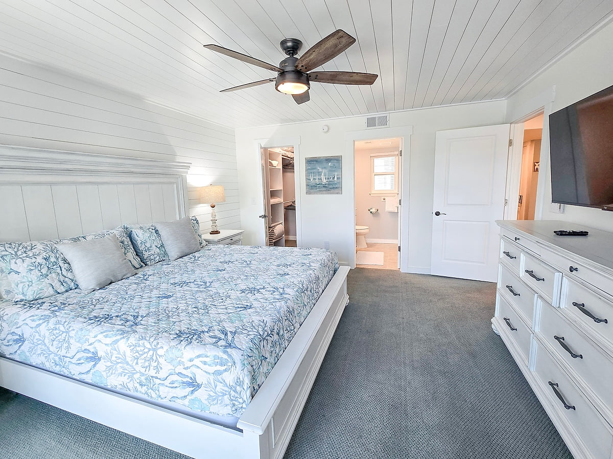 Bedroom 1 image 3