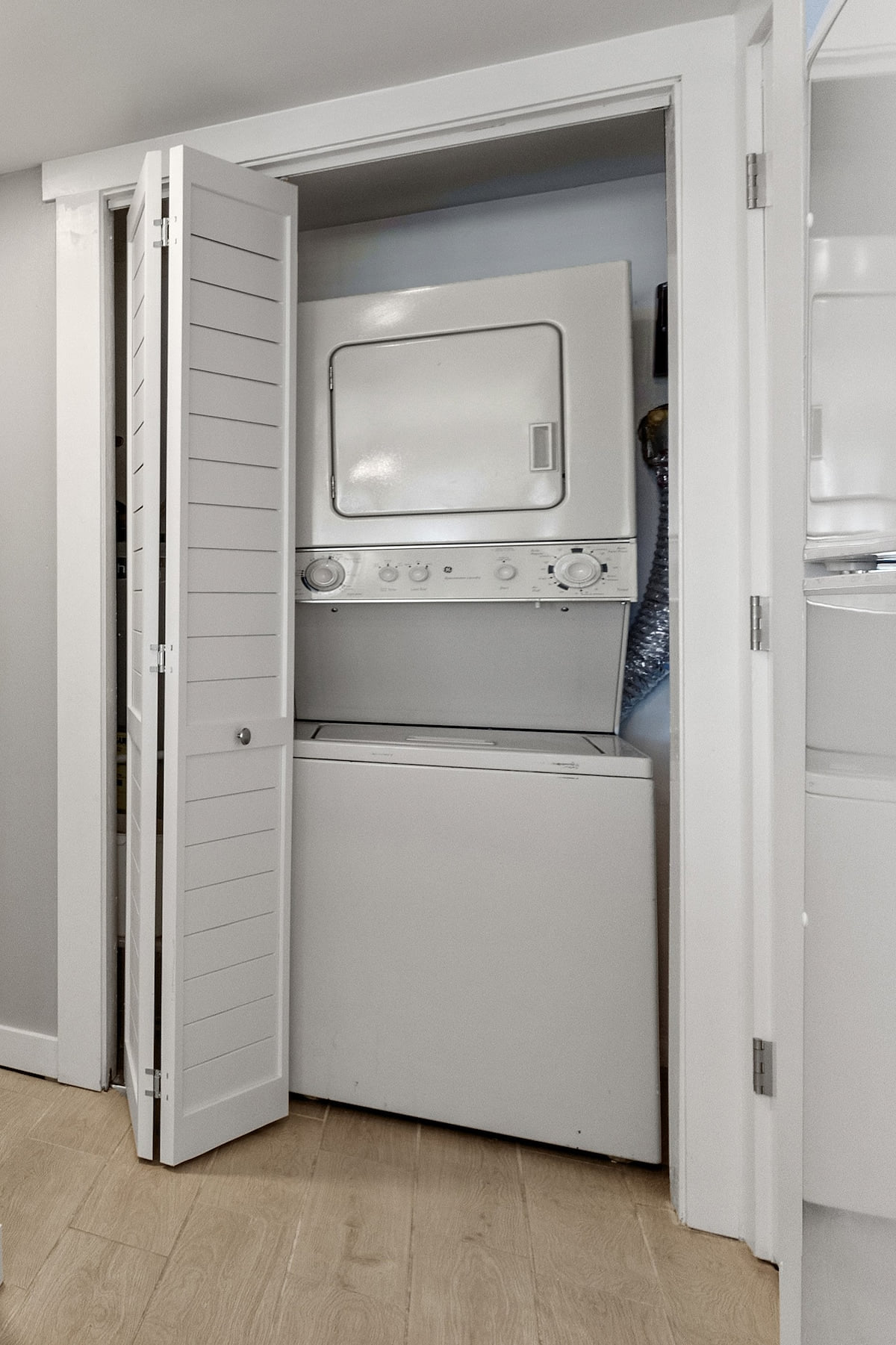 Laundry area image 1