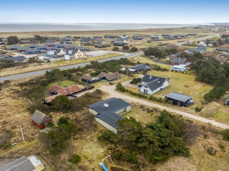 yorik-800m-from-the-sea/