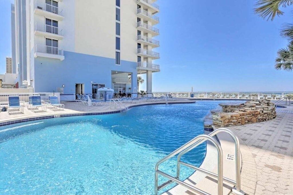 Heaven on the 7th floor-Beachfront@Majestic Beach! image 39