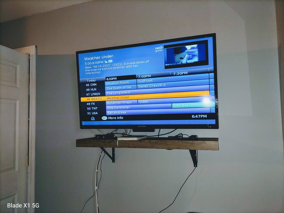 This is how the DVI Guide for local and cable channels looks. - Waterfront: King bed Studio ~ Porch ~ Kitchen - Tilton