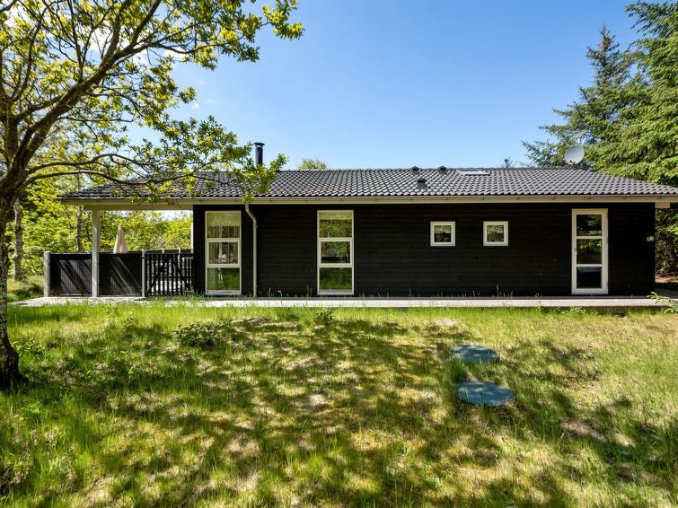 elena-800m-to-the-fjord/