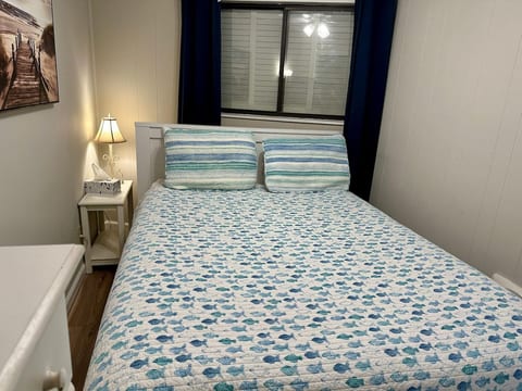 Queen bed
