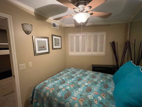 Beach Happy!-Nice ocean view Hilton Head Villa