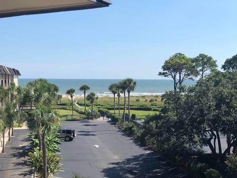 Salty Shores! -Incredible ocean views