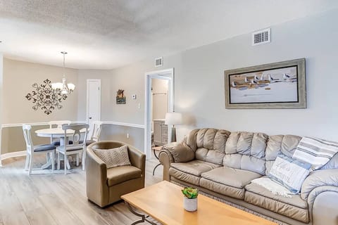 Resort Daze-2 Bedroom, Short Walk to the Beach