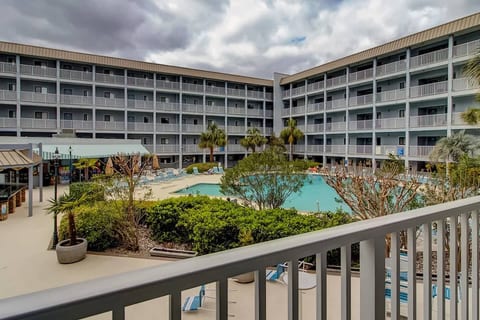Resort Breeze-2 BR, Pools, Hot Tub, Tennis, Beach