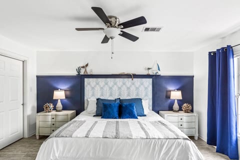 Heated Cowboy Pool and Step Free Beach Retreat