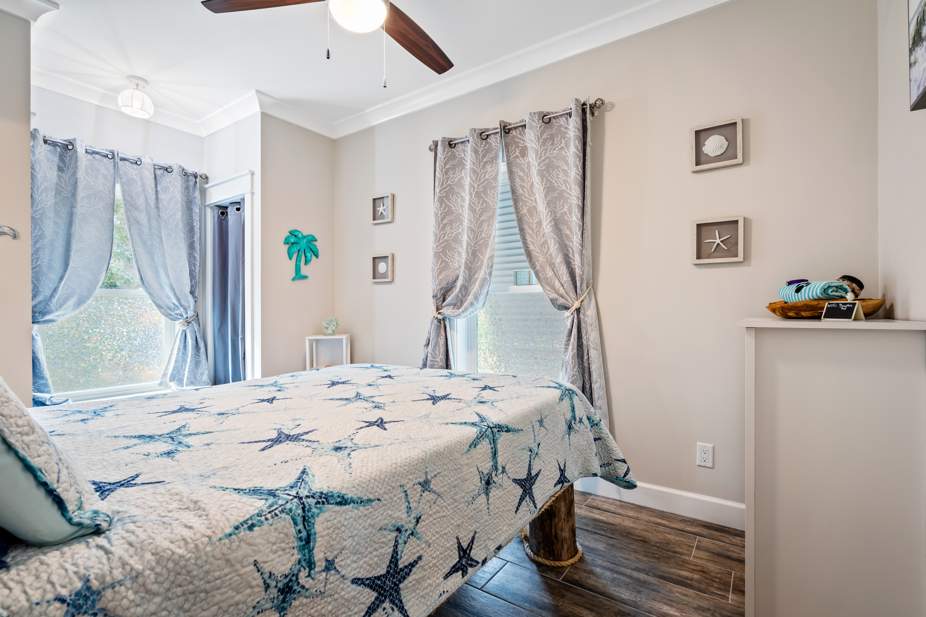 Queen size bed with Temper Pedic Mattress