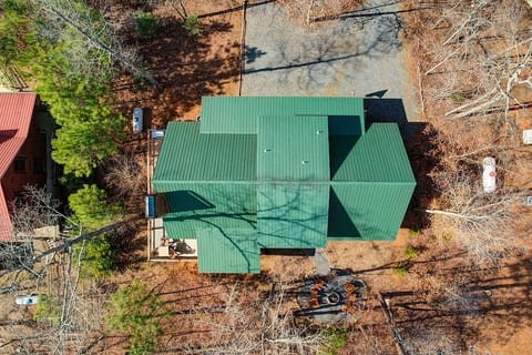 Rustic Cabin | Fire-Pit | Indoor Heated Pool | Hot Tub | Gym