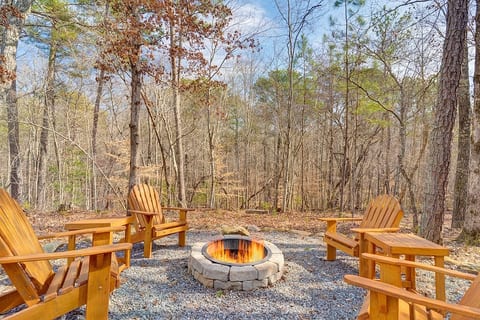 Rustic Cabin | Fire-Pit | Indoor Heated Pool | Hot Tub | Gym