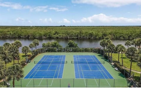 Tennis & Pickleball Court
