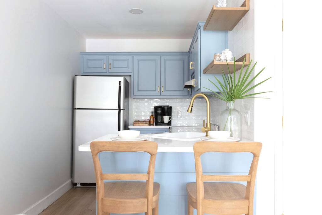 the-blue-palm-30a-*-king-*-steps-to-beach-and-pool/