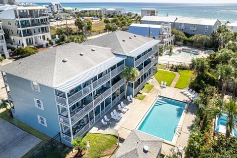 The Blue Palm 30A • KING • Steps to Beach & Pool