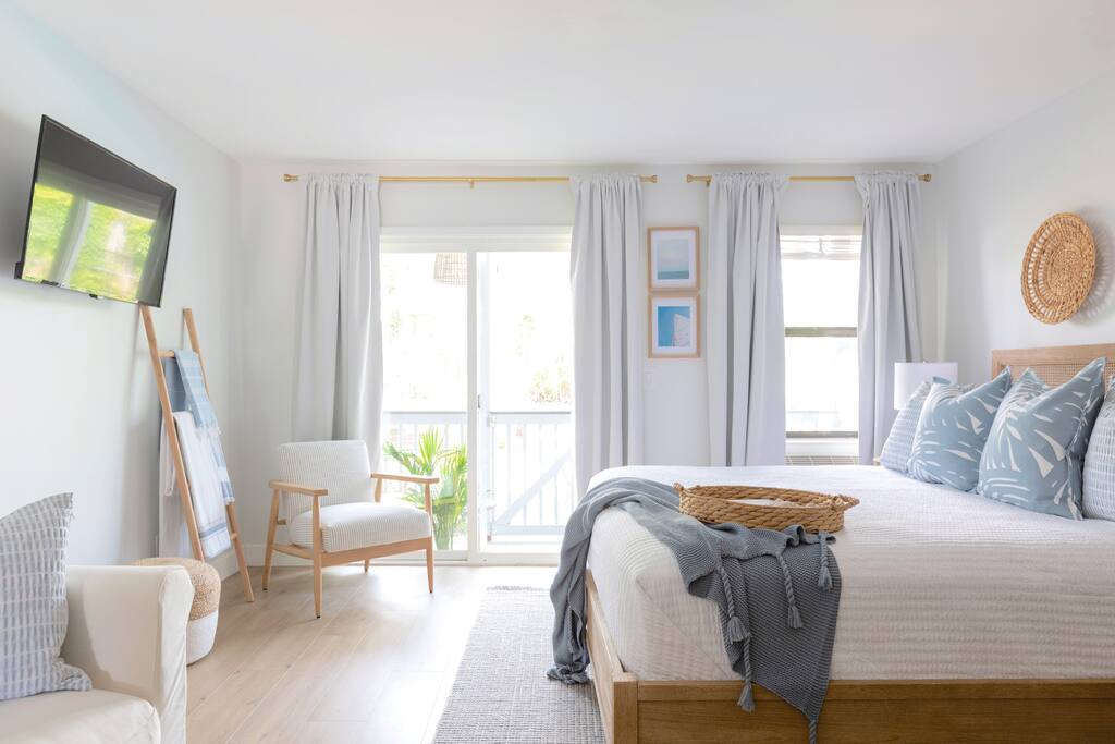 the-blue-palm-30a-*-king-*-steps-to-beach-and-pool/