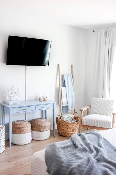 the-blue-palm-30a-*-king-*-steps-to-beach-and-pool/