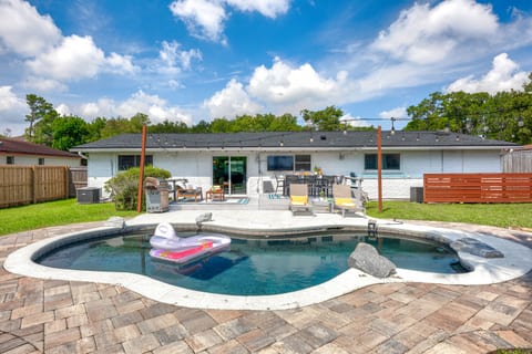 Osprey: Family Friendly Beach Retreat Heated Pool By Mayo