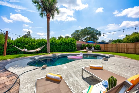 Osprey: Family Friendly Beach Retreat Heated Pool By Mayo
