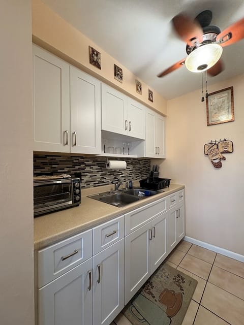 Working kitchen