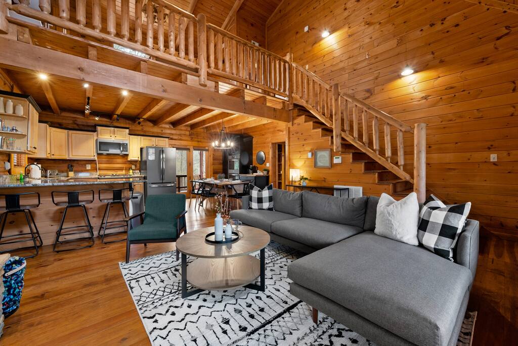 Spacious living room to hang out 