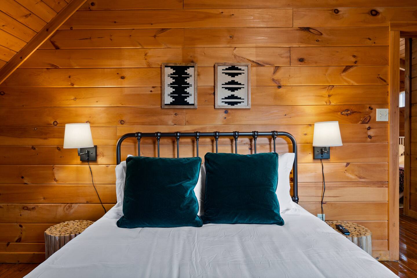 Upstairs bedroom with queen size bed