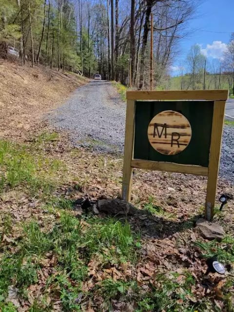 The Wanderer at McFadden Ridge WV- Hot tub