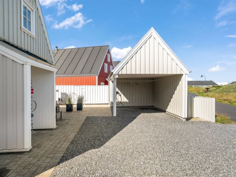 ingmarie-1km-from-the-sea/