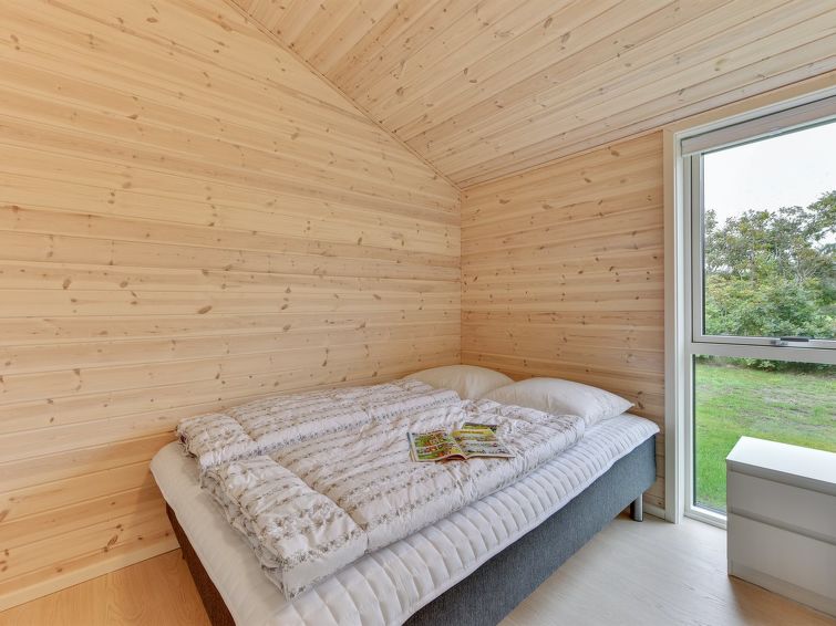 tindra-30m-to-the-fjord/