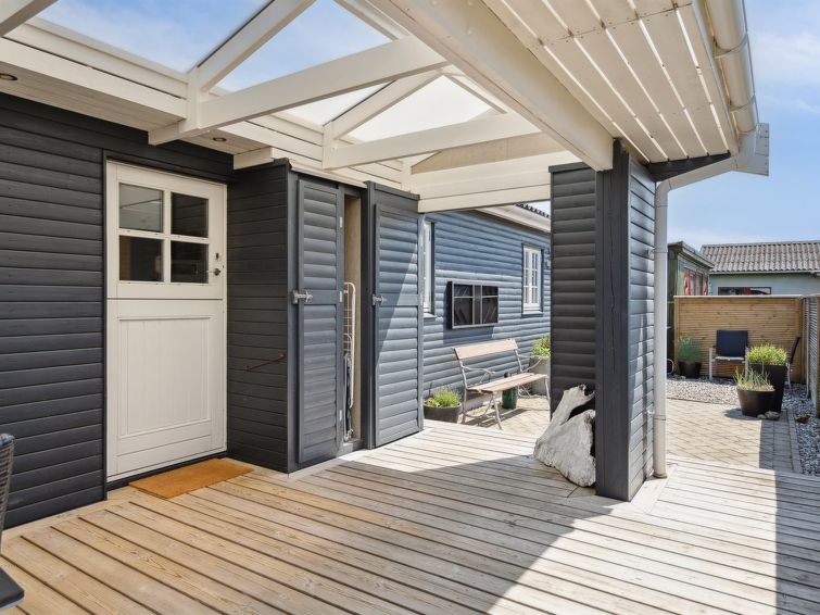 sazur-75m-from-the-sea/