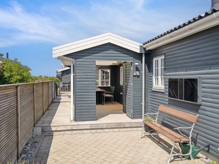 sazur-75m-from-the-sea/