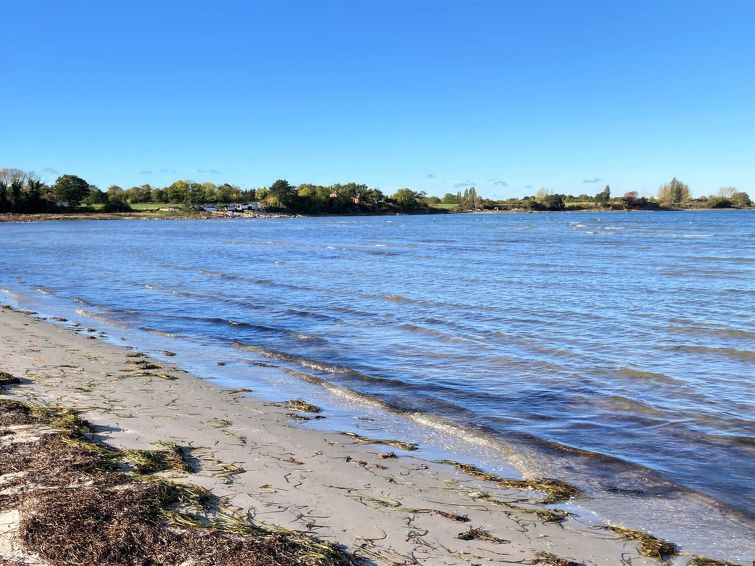 sazur-75m-from-the-sea/