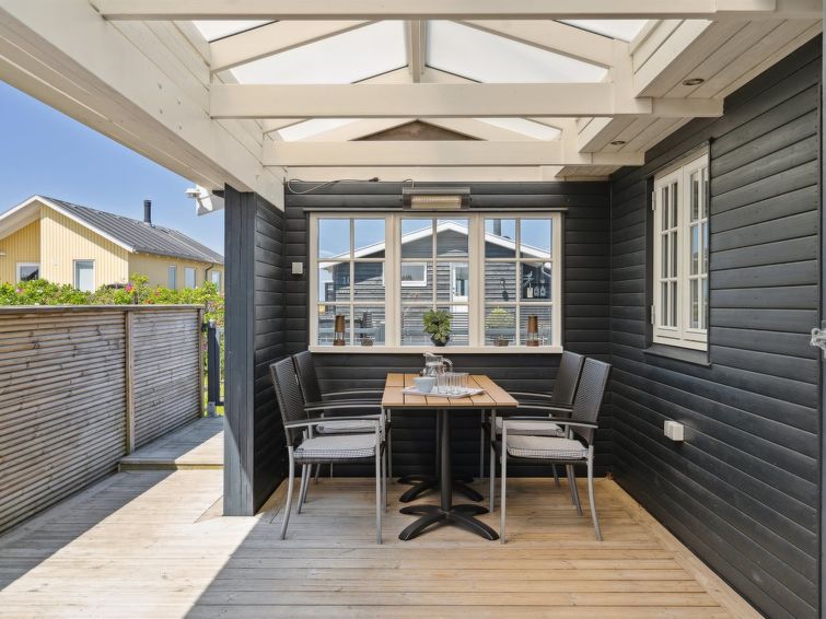 sazur-75m-from-the-sea/