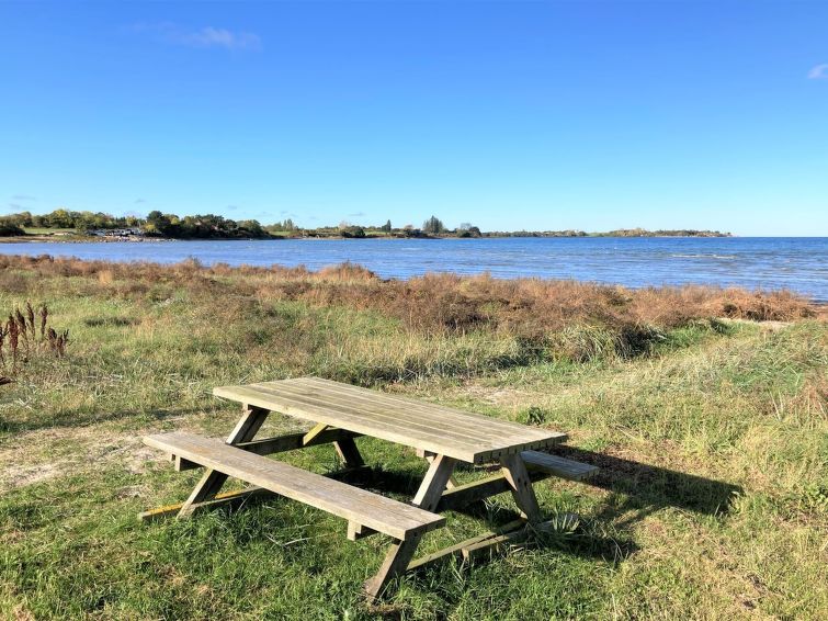 sazur-75m-from-the-sea/