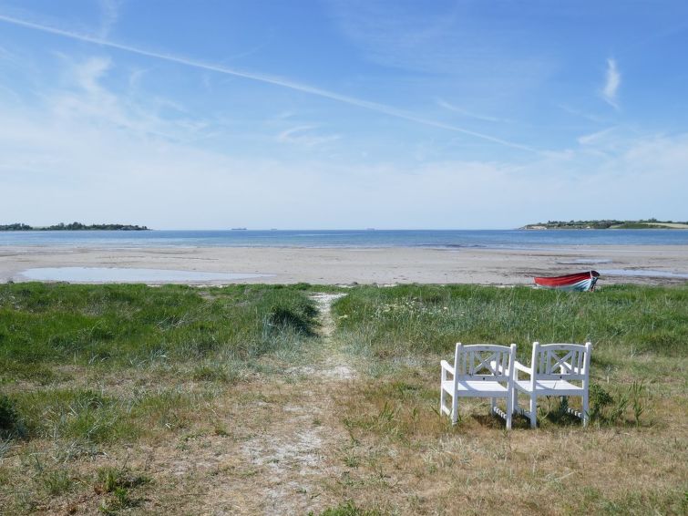 sazur-75m-from-the-sea/