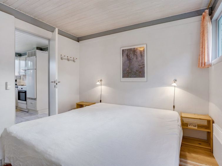 torhild-150m-from-the-sea/