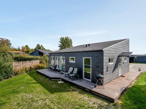 "Ilkka" - 175m from the sea