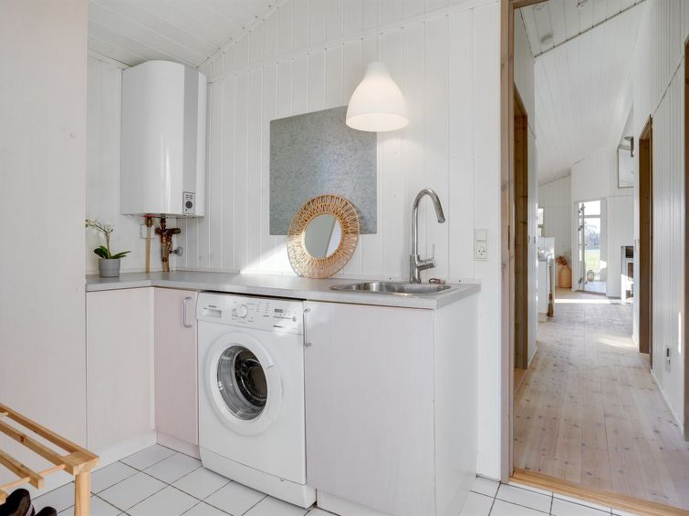 evamaria-350m-from-the-sea/