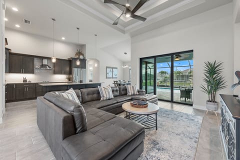 OCEAN VIBES-NEW HOME IN SW CAPE CORAL