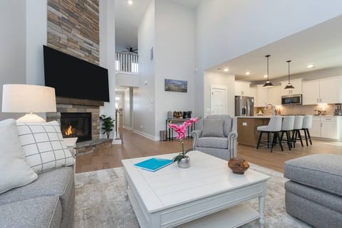 Elegant New Home in Clemson 4 miles to University