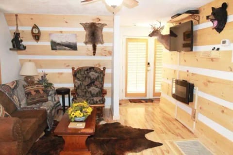 Smokey Max Chalet4 beds 2,5 bath sleep 12 people